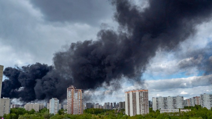 В Москве проверили воздух на вредные вещества из-за пожара на заводе по переработке мусора