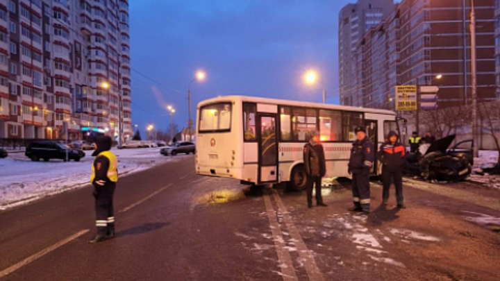 В Красноярске скончался четвёртый человек из Лады, врезавшейся в автобус