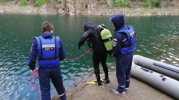 В Челябинской области машина ушла под воду вместе с пассажиркой