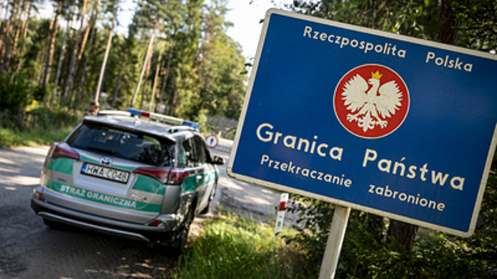 Русские объехали запрет ЕС: Туристы нашли способ проникнуть в Европу на машине