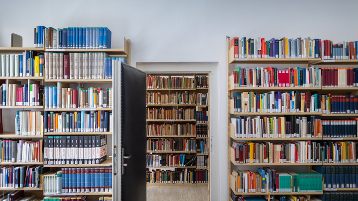 Сегодня в Ереване русских книг стало больше
