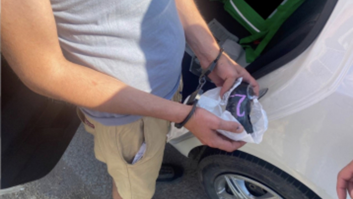 В Самарской области сотрудники полиции задержали подозреваемого в незаконном обороте наркотиков