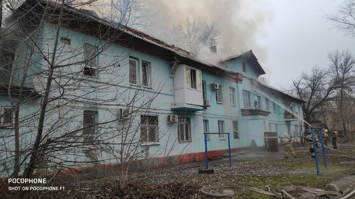 Последствия пожара в жилом доме в Таганроге: Около сотни человек остались без крыши над головой