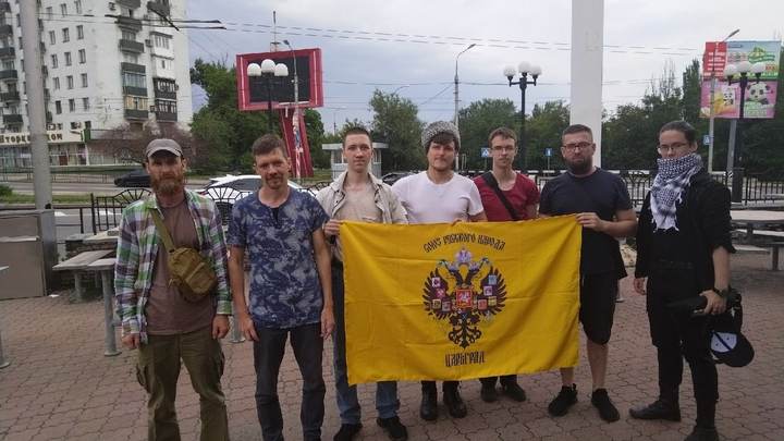 Новосибирский депутат Ростислав Антонов встретился с волонтёрами Общества Царьград в Донбассе