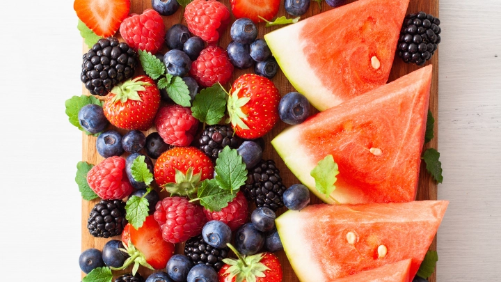 Съедобно или опасно: врач-гастроэнтеролог, можно ли есть арбуз вместе с косточками