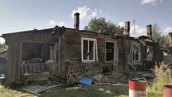 В Гусь-Хрустальном районе хозяйка сгоревшего дома вынуждена жить в сарае