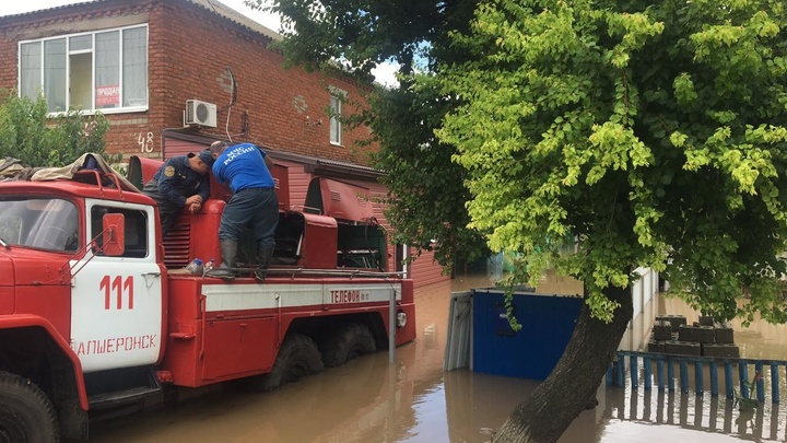 В Темрюкском районе Кубани остаются подтопленными 388 домов