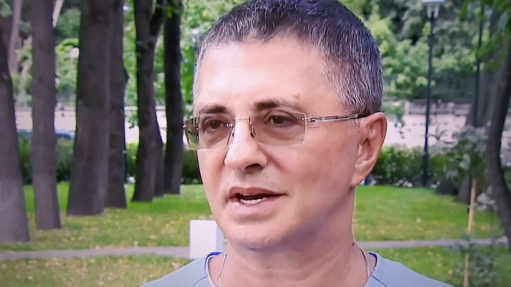Доктор Мясников назвал критиков Малышевой неадекватами