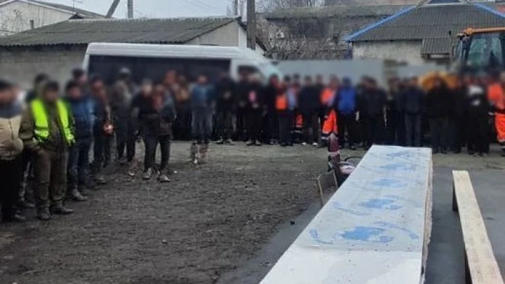 В ДНР 20 нелегальных мигрантов выдворят из России после полицейских рейдов