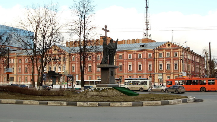 На сайте мэрии Нижнего Новгорода остановили опрос о переименования пл. Лядова