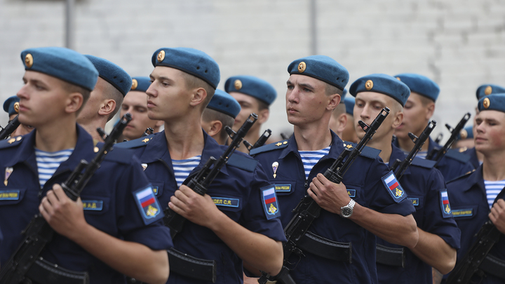 Военнослужащие на передовой в зоне СВО сняли ролик ко Дню ВДВ