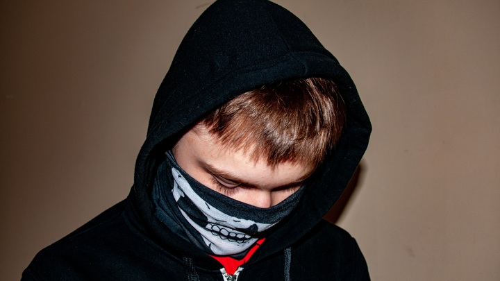 Замполит ЧВК Эспаньола после облав в России призвал родителей говорить с детьми