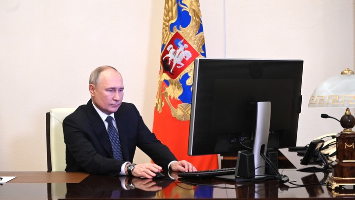 Путин: нужен мост между Сахалином и материковой Россией