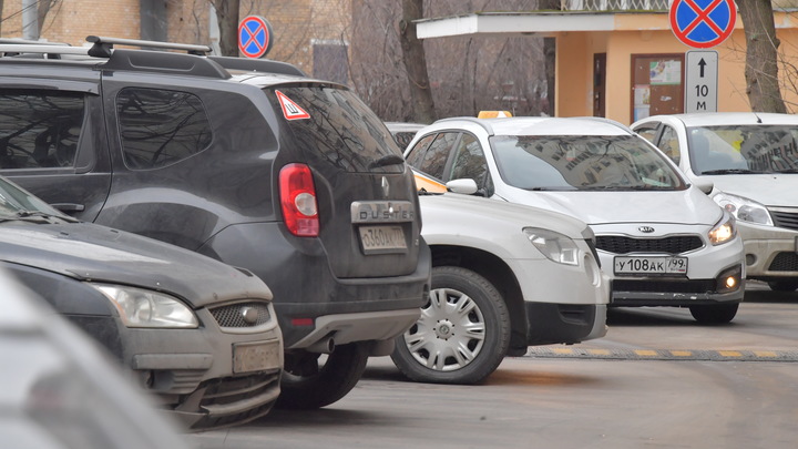 В Новосибирске предложили не лишать парковок Вокзальную магистраль