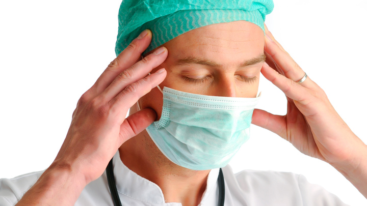 Назван самый первый симптом коронавируса - на него обычно не обращают внимания