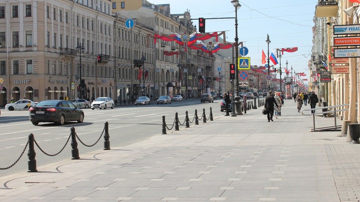 Флаги и лозунги азербайджанцев поставили на паузу центр Петербурга