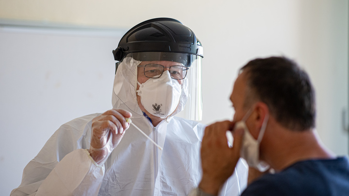 Заболеваний меньше, но смертей больше: Оперштаб опубликовал новые цифры по COVID-19 в России