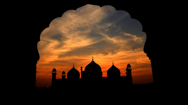 Госпереворот в Пакистане? Оппозиция продавила голосование за вотум недоверия премьеру