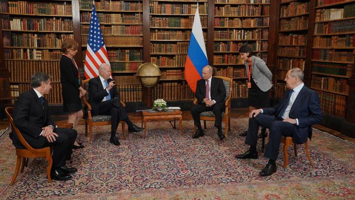 Пересказ из Кремля и радость Байдена: Как прошли переговоры лидеров США и России