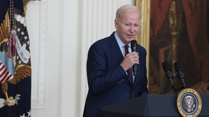 Байден задумчиво ответил на вопрос о Си Цзиньпине. Уточнять, о чём речь, не стал