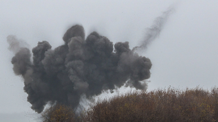 Я вас разорву! Отползающих раненых бойцов ВСУ побратимы расстреливают, как врагов