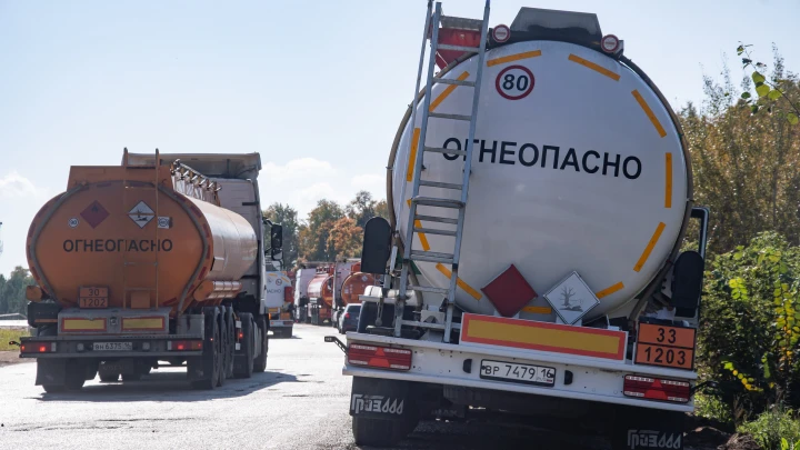 Усидеть на двух стульях: Теперь Россия и сама попалась