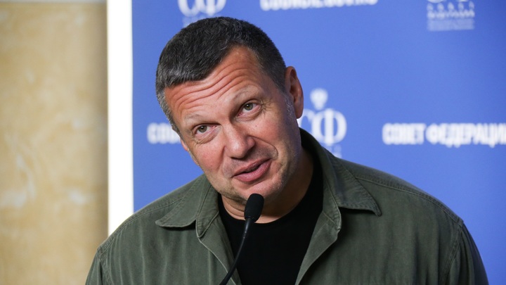 Соловьёв пошёл в атаку на Чубайса. Даже о причёске не забыл