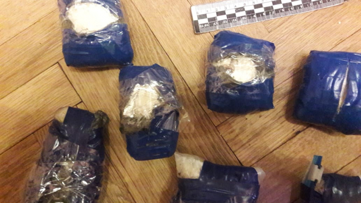В Ростове задержали наркокурьера-закладчика с 4 кг запретного зелья