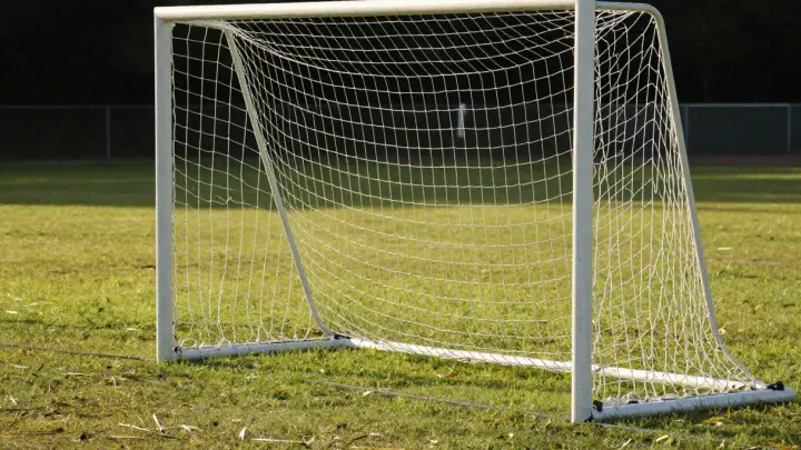 В Британии школьница обнаружила тело на футбольном поле