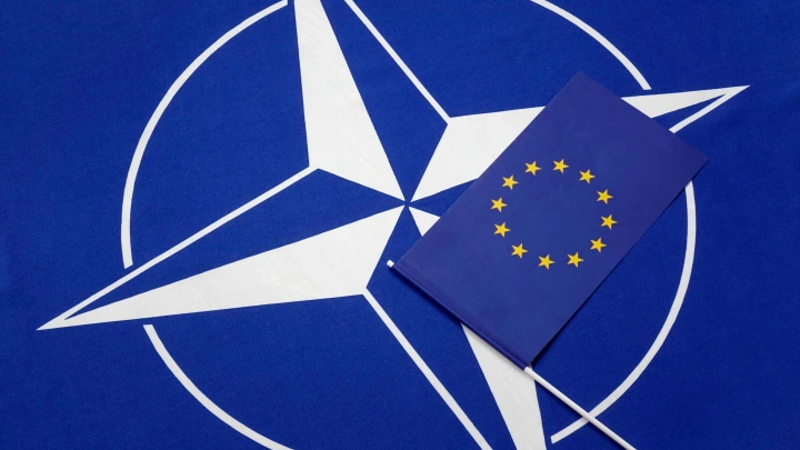 Армстронг: Запад не готов принять поражение Украины и вмешается силами НАТО