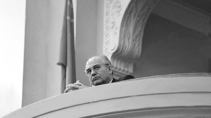 Риторический вопрос о Горбачёве: Жириновский не сдержался Риторический вопрос о Горбачёве: Жириновский не сдержался