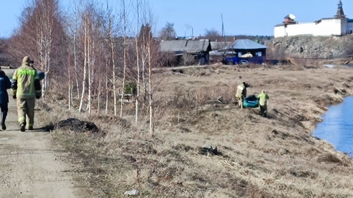 В Свердловской области рыбак едва не утонул, оказавшись на дрейфующей льдине