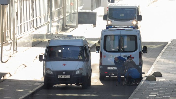 Идём на спад: Коронавирусные антирекорды в России пошли на убыль. Но не везде