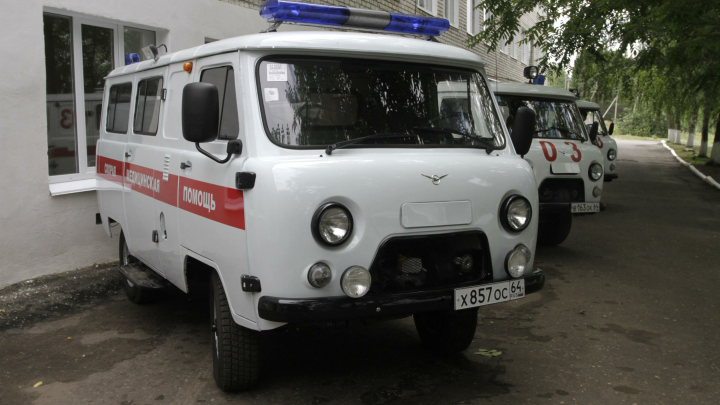 Врачи пытаются спасти людей, пострадавших в жуткой аварии в Мангистау