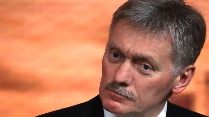 Песков ответил на обвинение Клинтон в адрес Путина
