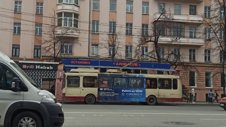 В Челябинске изменили маршрут автобуса и троллейбуса из-за ремонта дороги