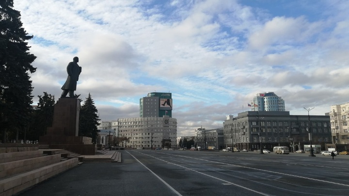 В Челябинске дополнительно подсветят площадь Революции