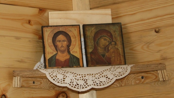Старые иконы нашли при строительстве здания арбитража в Чите