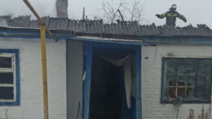 В Ростовской области в пожаре погибли два пенсионера. Одной из жертв огня было 90 лет