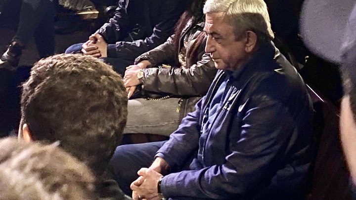 Экс-президента Армении Сержа Саргсяна вместе с семьёй вызвали в Антикоррупционный суд