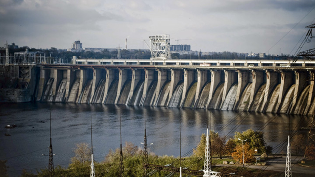 Днепрогэс открыли шлюзы