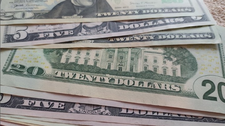 Банкам России разрешили отрицательные ставки. РБК: Речь о части валютных счетов