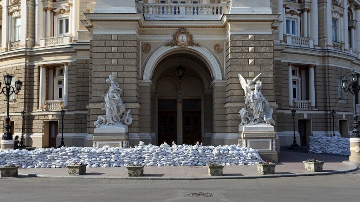 Военкор раскрыл фейк об ударе русских по складу продовольствия в Одессе
