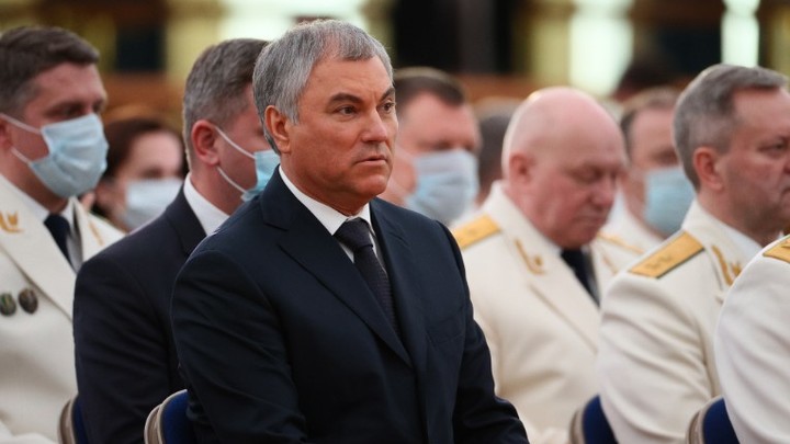 Володин высмеял желание Украины воевать лопатами: Если возьмёте в руки, то только попозировать