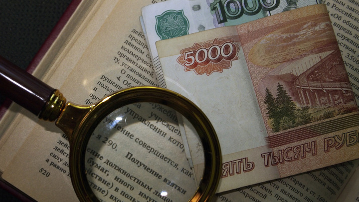 В Кинешме прокурор потребовал взыскать с экс-директора медколледжа суммы полученных взяток