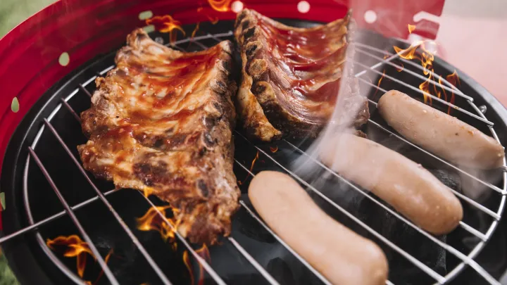 Шашлык вне закона: за мангал на балконе — штраф до 15 тысяч рублей