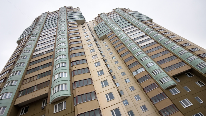 Врачи рассказали о состоянии выпавшего с 26 этажа новосибирца