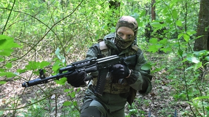 Один Большой русский в одиночку одолел 12 врагов: Кадры боя как блокбастер Голливуда