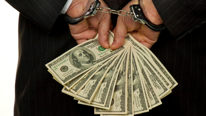 Скрытые миллиарды: Следственный комитет взялся за российских блогеров