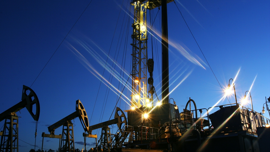 Рынок нефти замер в ожидании окончания переговоров ОПЕК в Абу-Даби Рынок нефти замер в ожидании окончания переговоров ОПЕК в Абу-Даби